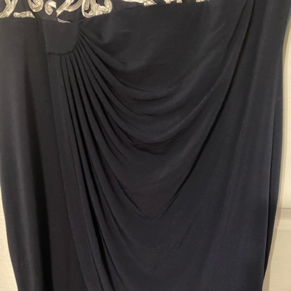 Dress - Picture 6 of 7